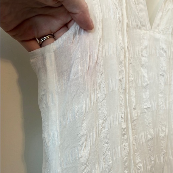 HD in Paris Anthropologie White Silk Shadow Pane V Neck Blouse Tank Top - Size 4 - Picture 5 of 12